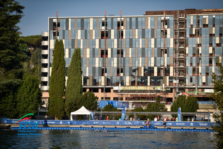 pontile galleggiante per triathlon